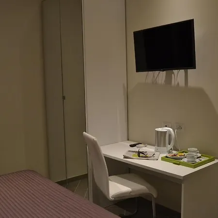 梵蒂冈38套房旅馆 4*