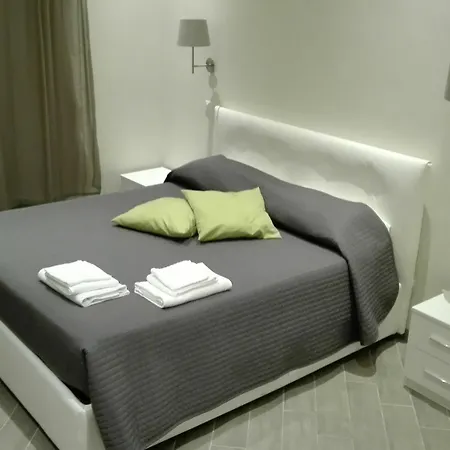 梵蒂冈38套房旅馆 4*