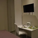 梵蒂冈38套房旅馆 4*